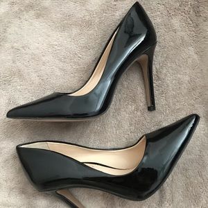 Jessica Simpson black patent heels